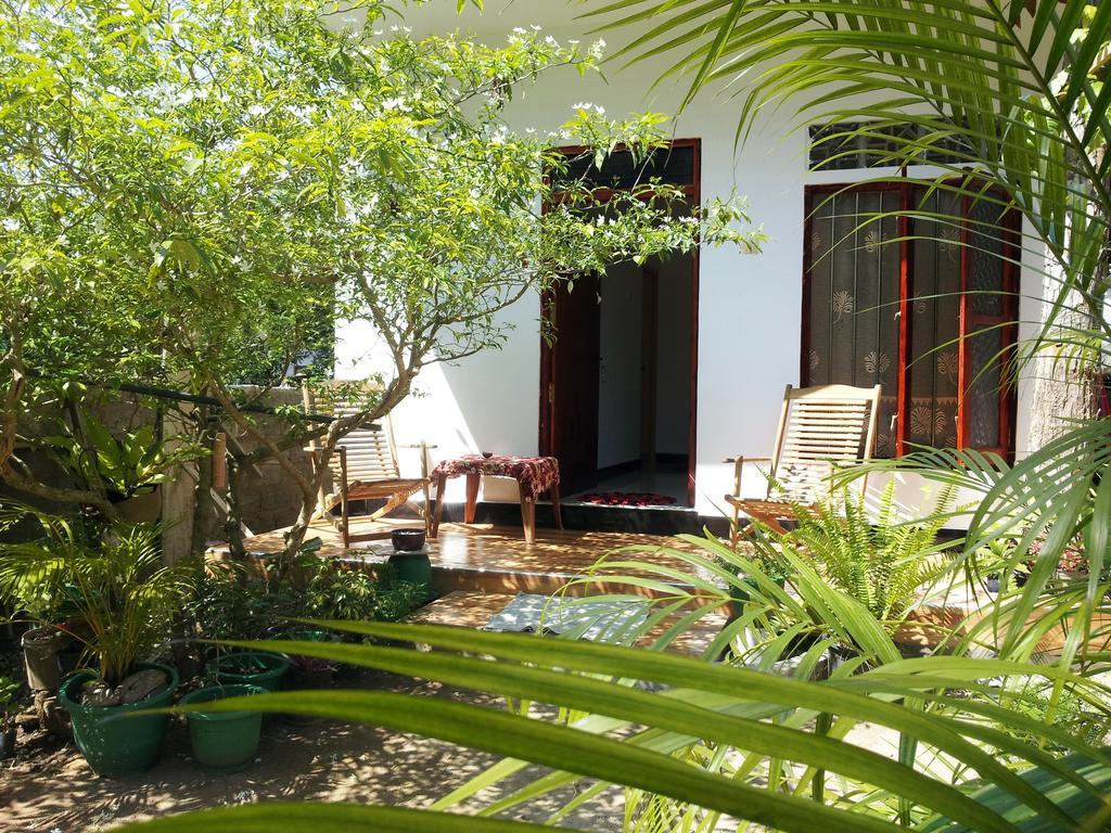 Green Garden Guest Mirissa Exterior photo