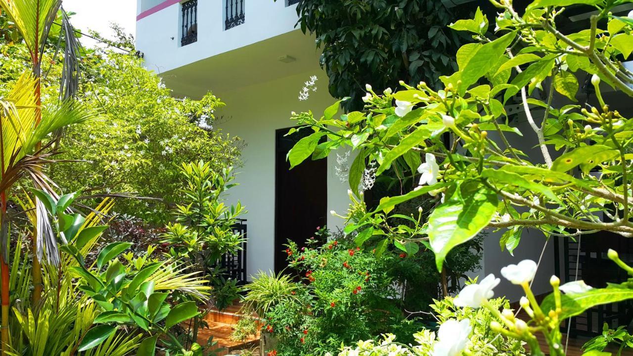 Green Garden Guest Mirissa Exterior photo